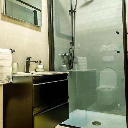 Blackpearl Apartment Split
